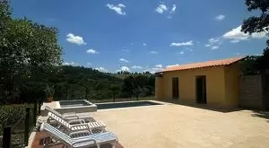 Refúgio de Charme e Conforto em Meio à Natureza - Imagem 15