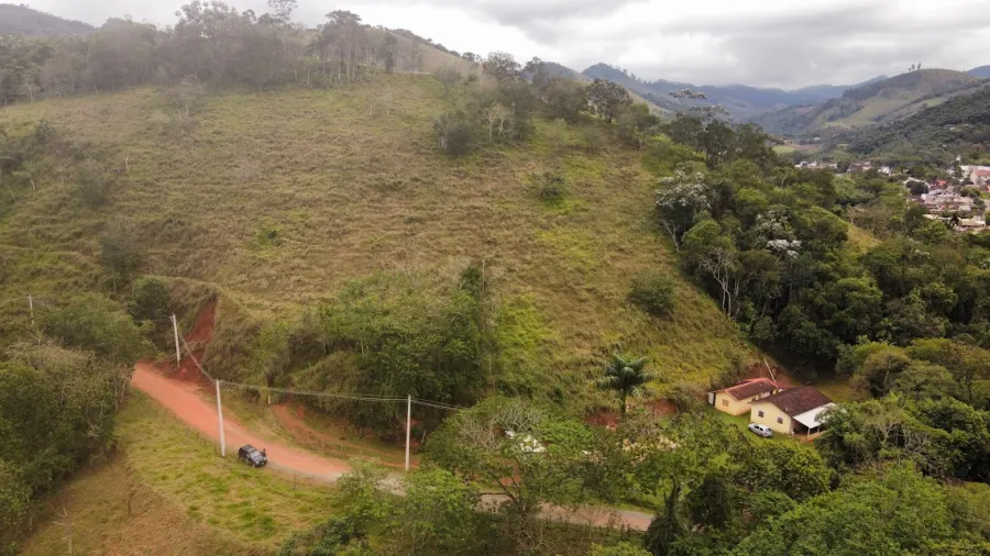 Terreno à Venda em São Francisco Xavier com Vista para a Cidade e Riacho