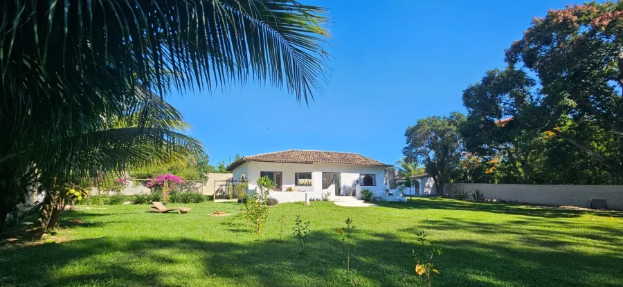 CHÁCARA MEDITERRÂNEA RECÉM-REFORMADA NA RASA — ENTRE CABO FRIO E BÚZIOS